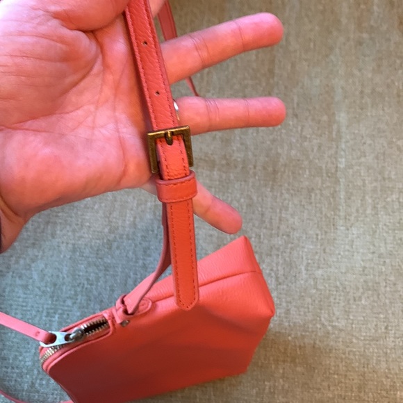 NWT Pink crossbody purse - Picture 6 of 8